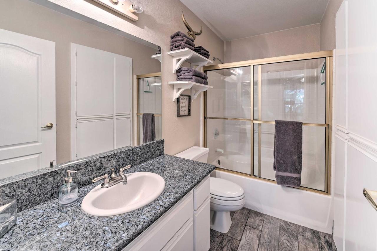 Lake Havasu Condo With Pool Access 1 Block To Beach Lake Havasu City Kültér fotó