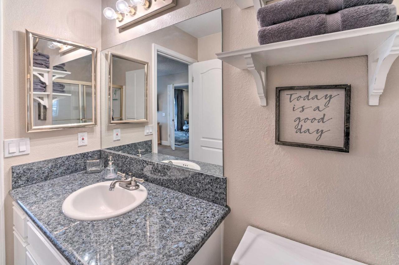 Lake Havasu Condo With Pool Access 1 Block To Beach Lake Havasu City Kültér fotó
